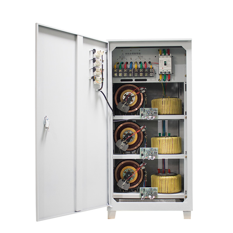 90KVA Estabilizador de tensión de tres fases Regulador automático de tensión con tecnología de servomotor para máquina de corte láser