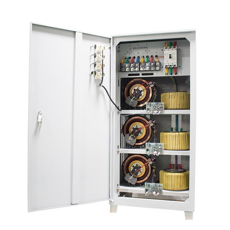 90KVA Estabilizador de tensión de tres fases Regulador automático de tensión con tecnología de servomotor para máquina de corte láser