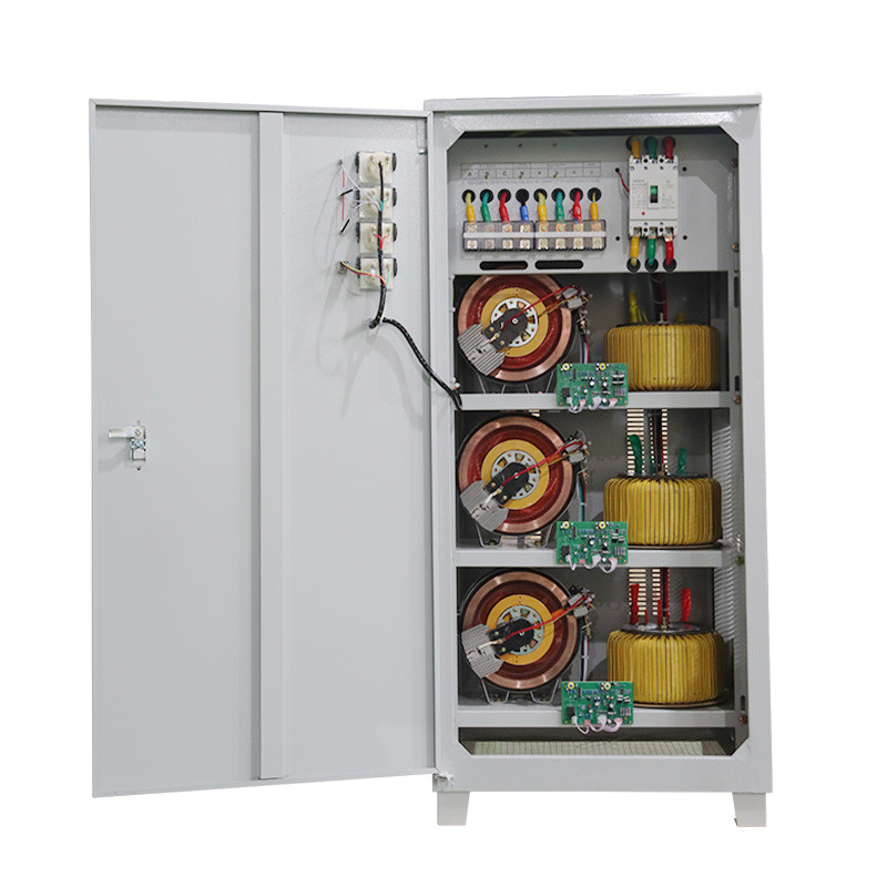 Estabilizador de tensión de tres fases 80KVA 80KW Regulador automático de tensión y estabilizador para uso industrial